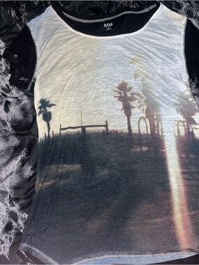 a.n.a Women's sheer Black & White tropical Palm tree Short Sleeve Top size xs